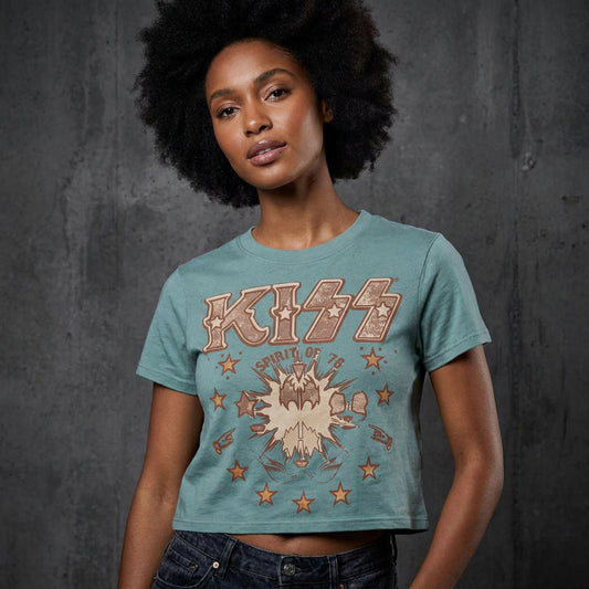 Een foto van een KISS Crop Top