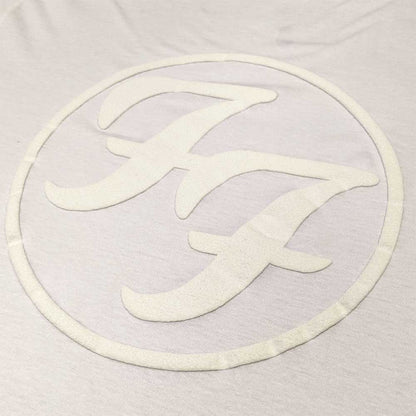 Foo Fighters Unisex Hi-Build T-Shirt: FF Logo (White-On-White) Hi-Build T-Shirt